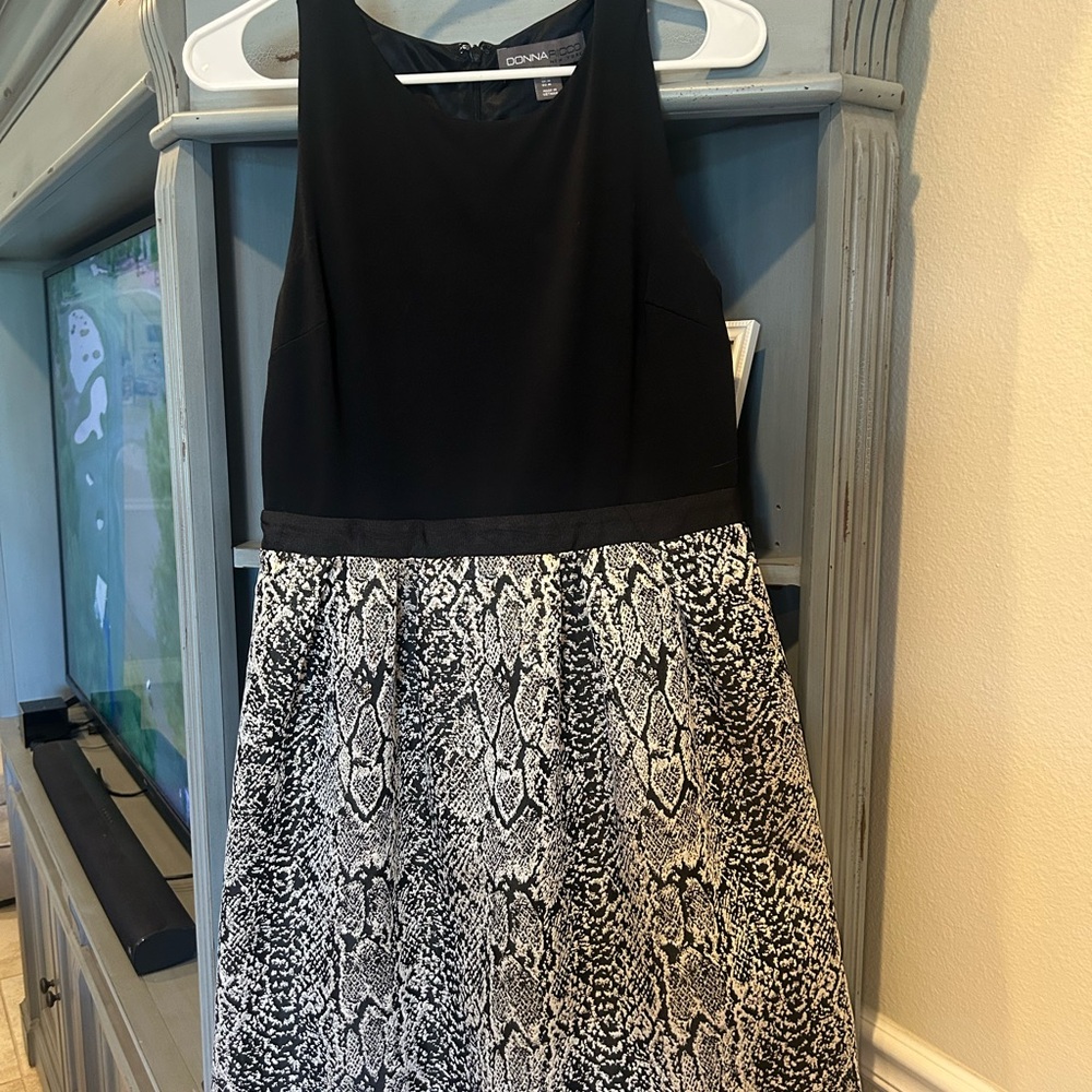 Donna Ricco Black Dress with Subtle Sheen